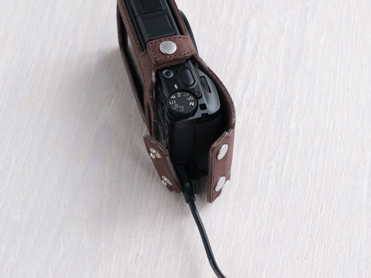 Photo17: Leather Camera Body Suit [for Ricoh GR4] (17)