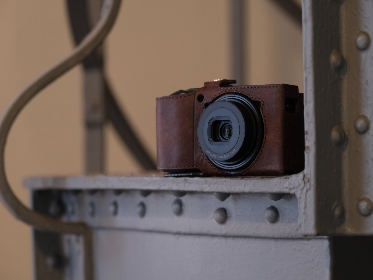 Photo13: Leather Camera Body Suit [for Ricoh GR4] (13)