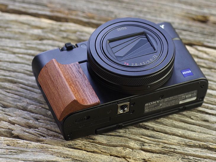 Photo1: Wood Grip for the RX100 Series (1)