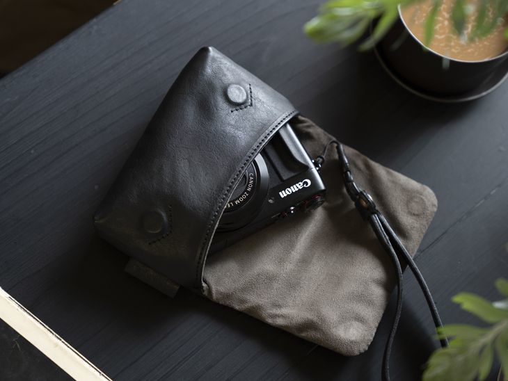 leather camera pouch